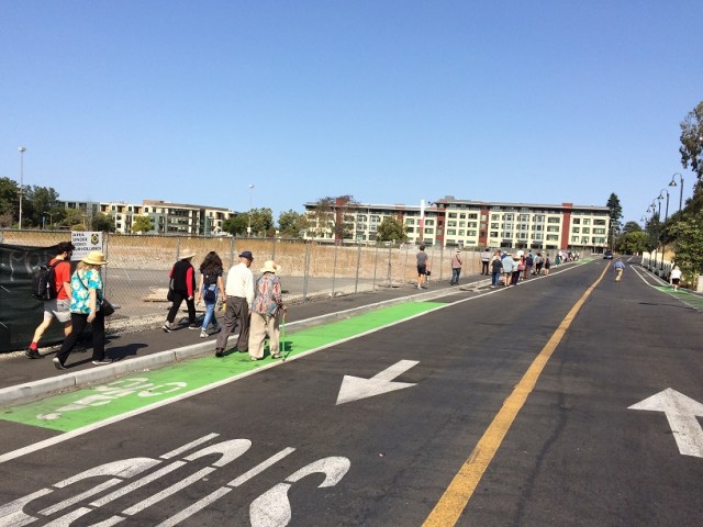 OHA Temescal Broadway Tour group near Phase 2_ 8-11-2018_6001(1)